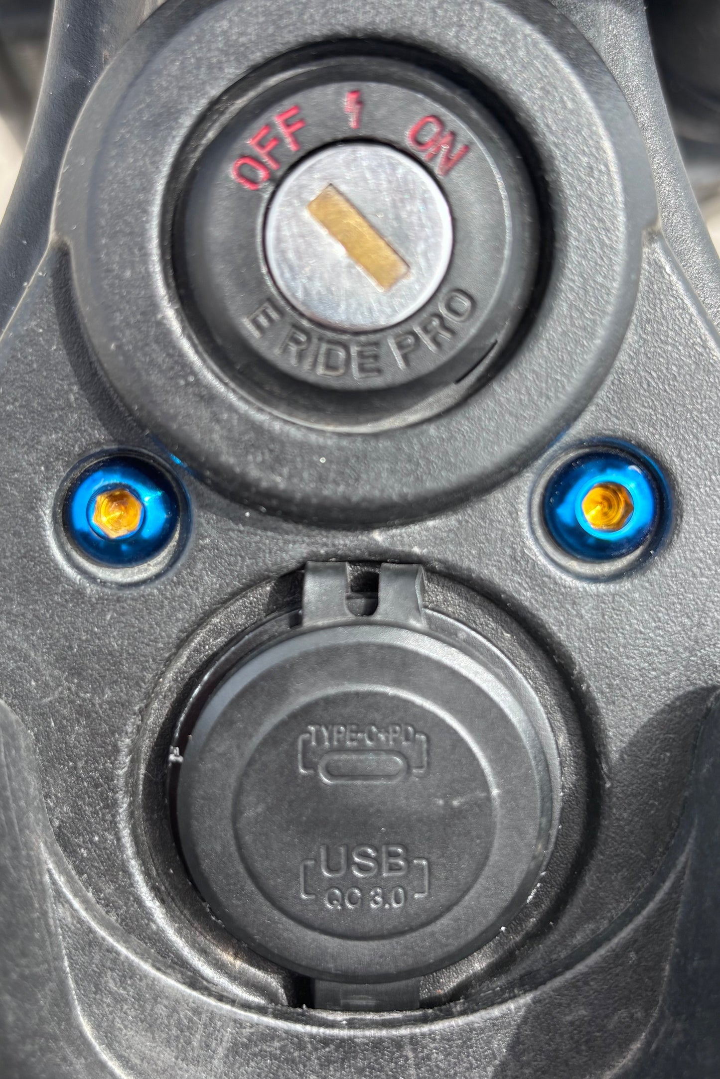 Key ignition titanium